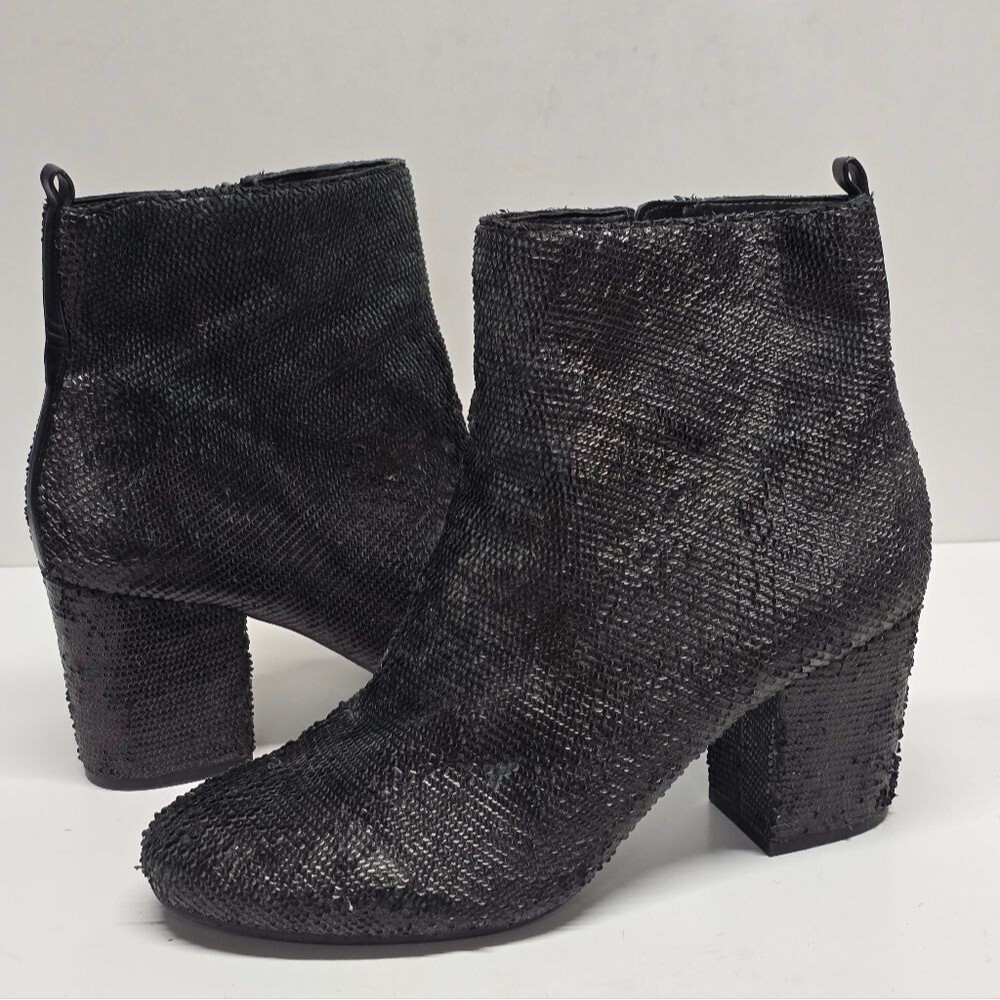 Karl Lagerfeld Paris Women's Edith Black Leather Textured Scales Booties 8.5